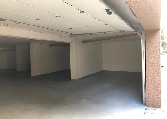 Apartman Na Dukelske S Garazi
