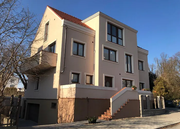 Apartman Na Dukelske S Garazi