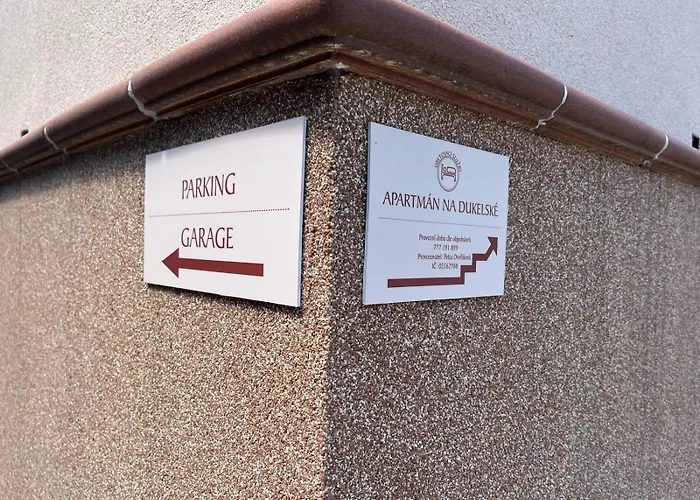 Apartman Na Dukelske S Garazi