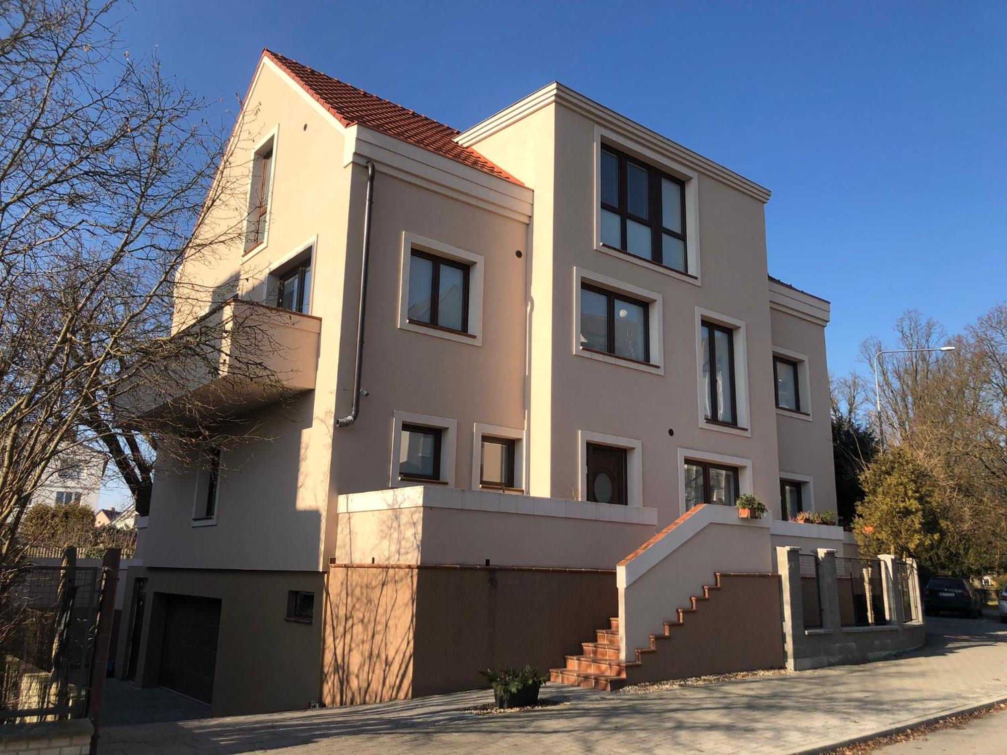 Na Dukelske S Garazi Tabor